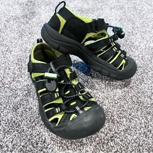 Keen black and lime green. Size 12 toddler.
